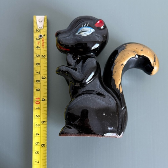 Vintage ceramic skunk (or swuirrel) with gold tail - Picture 4 of 7